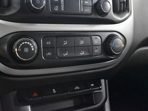 Used 2020 Chevrolet Colorado LT AWD/4WD image 16