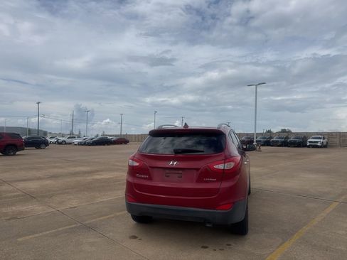 Used 2015 Hyundai Tucson Limited w/ Option Group 03 FWD image 17