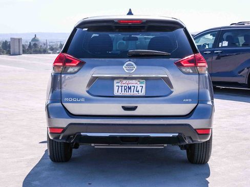 Used 2017 Nissan Rogue S AWD/4WD image 5
