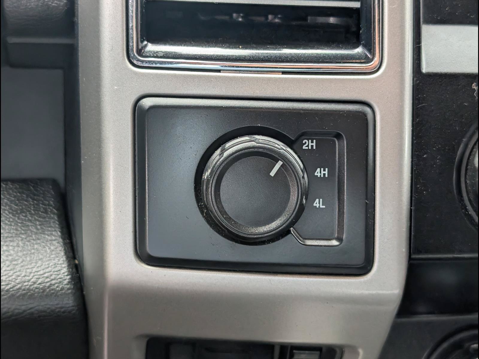 Used 2020 Ford F250 Lariat w/ Lariat Value Package AWD/4WD image 14