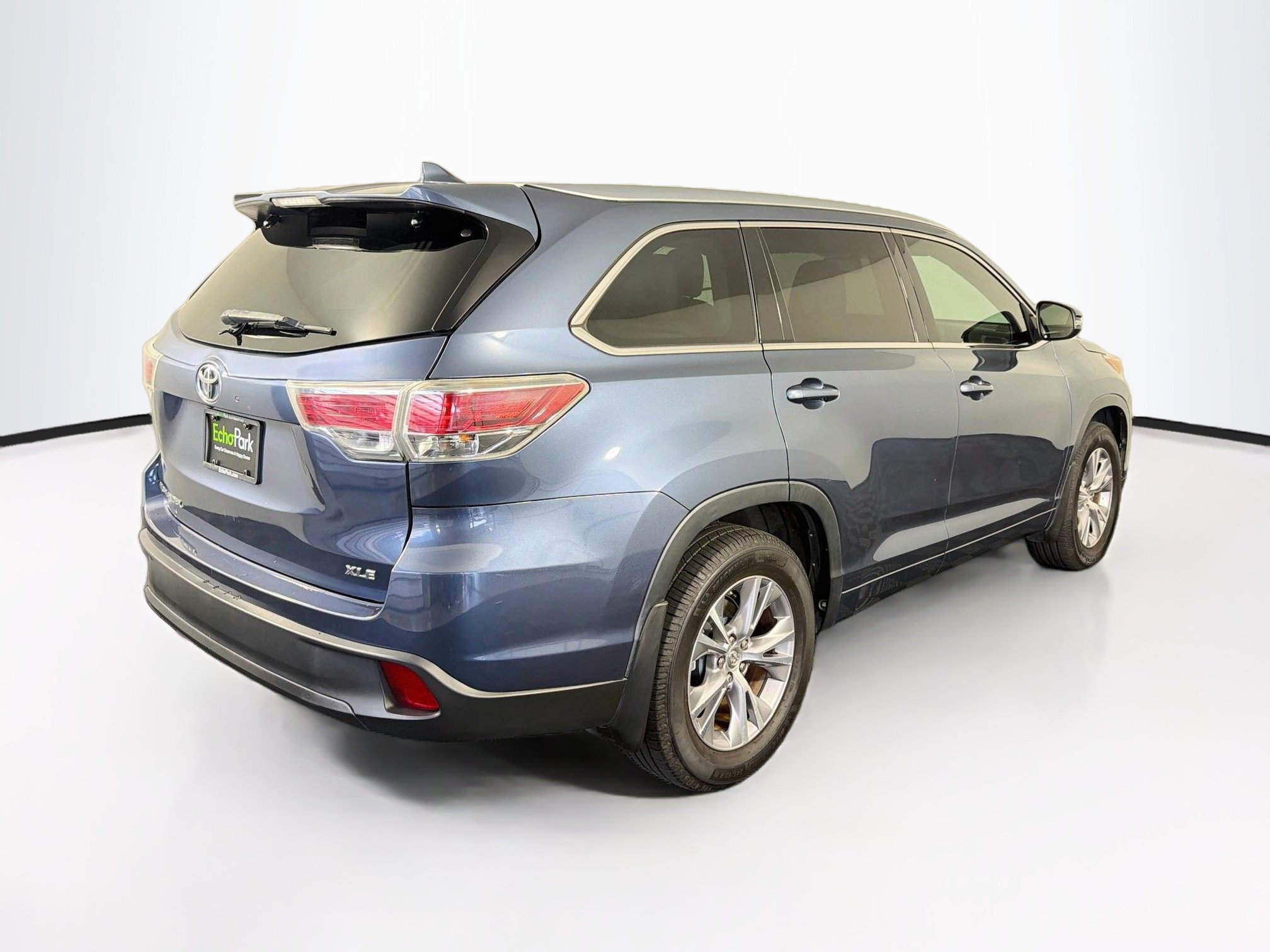 Used 2015 Toyota Highlander XLE FWD image 9