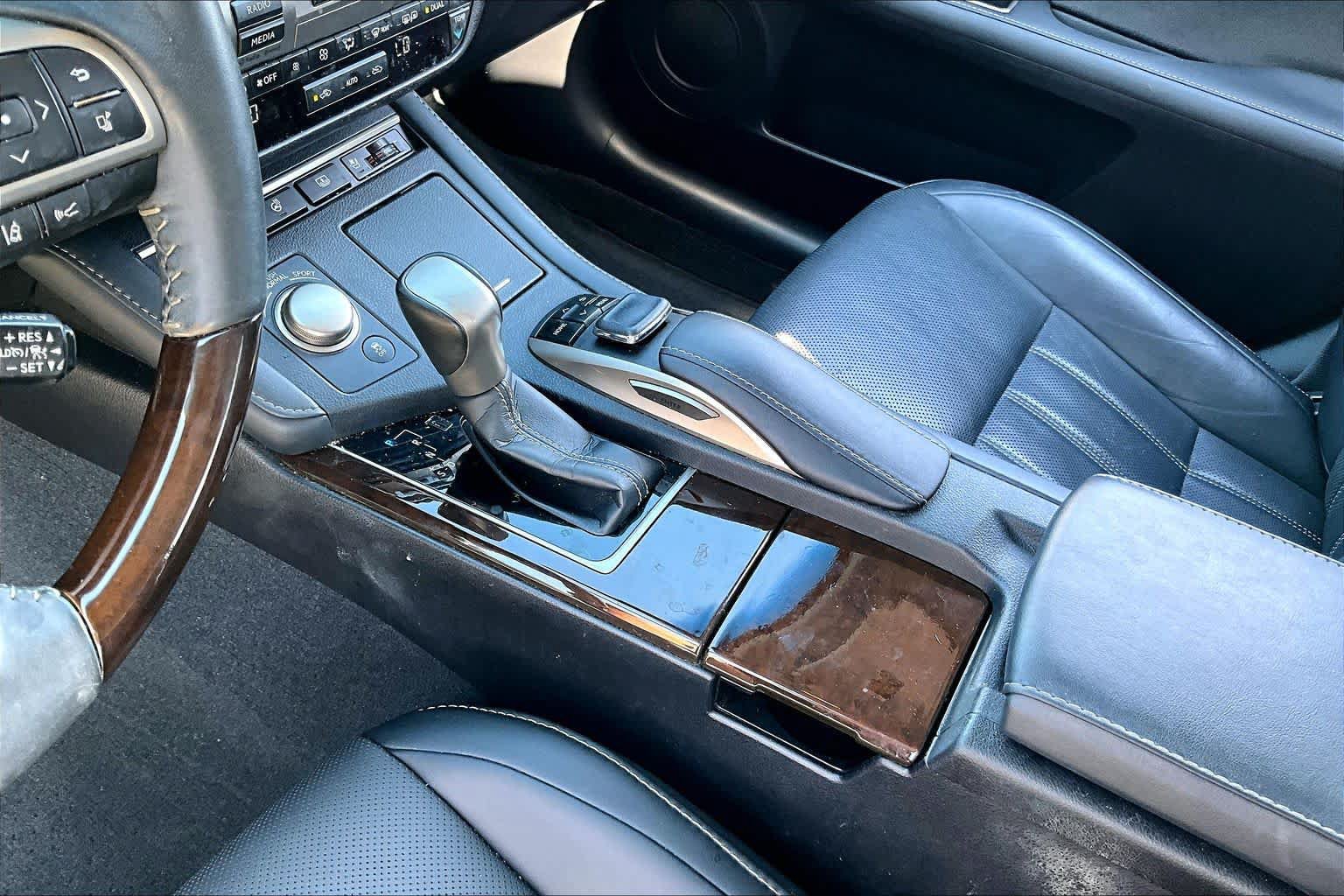 Used 2018 Lexus ES 350 w/ Luxury Package w/Wood Trim FWD image 14