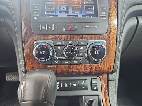 Used 2014 Chevrolet Traverse LT FWD image 29