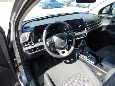 Used 2023 Kia Sportage LX FWD image 12