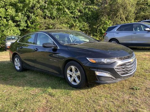 Used 2024 Chevrolet Malibu LT FWD image 3