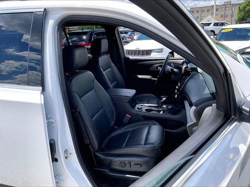 Used 2023 Chevrolet Traverse LT w/ LT Premium Package AWD/4WD image 11
