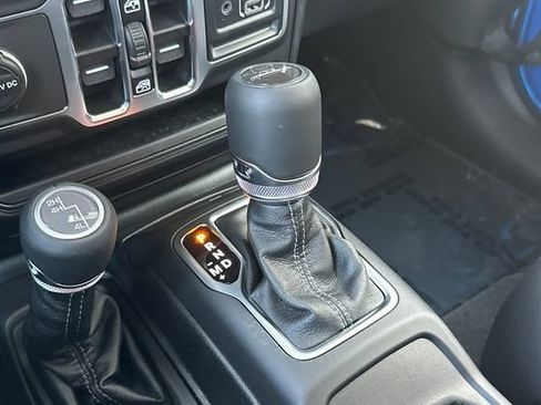 New 2026 Jeep Gladiator Sport AWD/4WD image 19