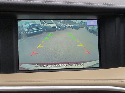 Used 2017 INFINITI QX30 Premium w/ Navigation Package image 22