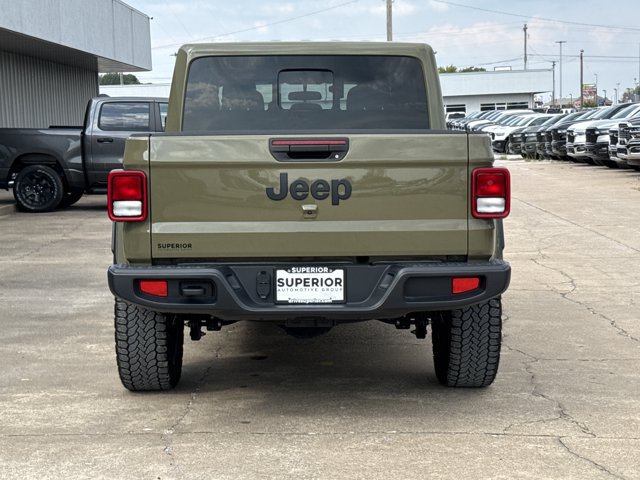 Used 2025 Jeep Gladiator Sport AWD/4WD image 4