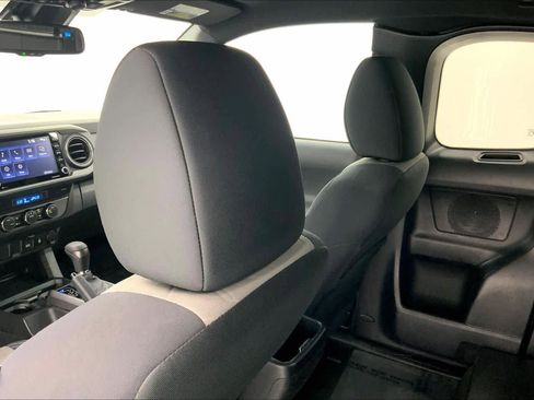 Used 2022 Toyota Tacoma TRD Off-Road image 16