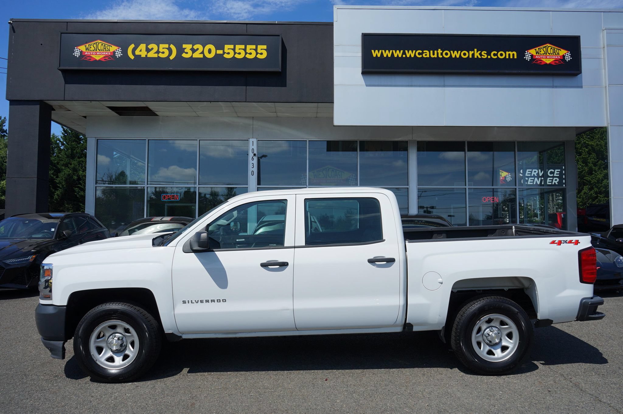 Used 2018 Chevrolet Silverado 1500 W/T w/ Trailering Package AWD/4WD image 2