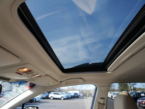 Used 2017 Subaru Outback 2.5i Limited image 9