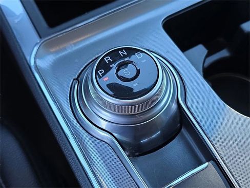 Used 2024 Ford Edge Titanium image 19