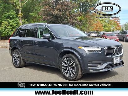Used 2022 Volvo XC90 T5 Momentum w/ Advanced Package