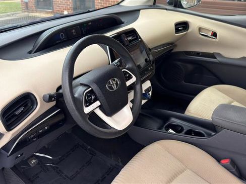 Used 2018 Toyota Prius Two w/ Prius Two Safety Plus Package FWD image 29