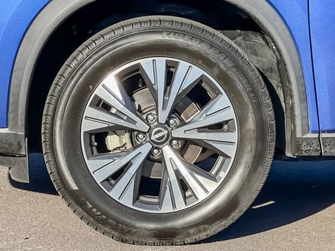 Used 2023 Nissan Rogue SV image 38