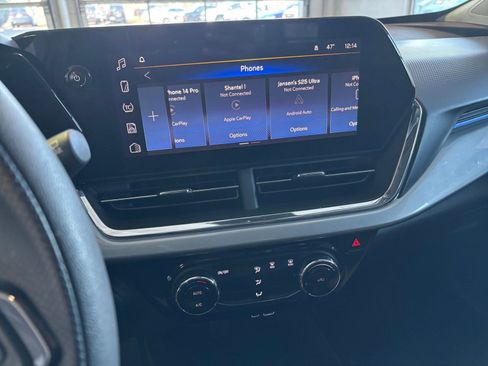 Used 2025 Chevrolet Trax LT image 21