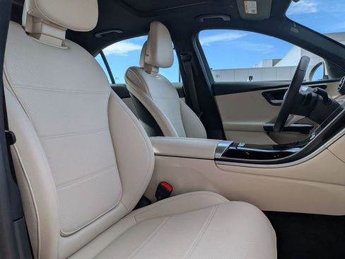 Used 2024 Mercedes-Benz C 300 Sedan image 27