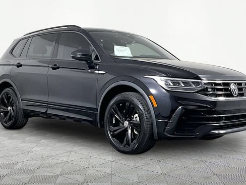 Used 2023 Volkswagen Tiguan SE R-Line AWD/4WD image 3