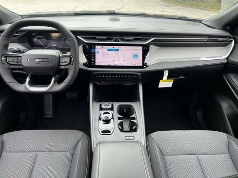 New 2026 Jeep Cherokee Laredo image 11