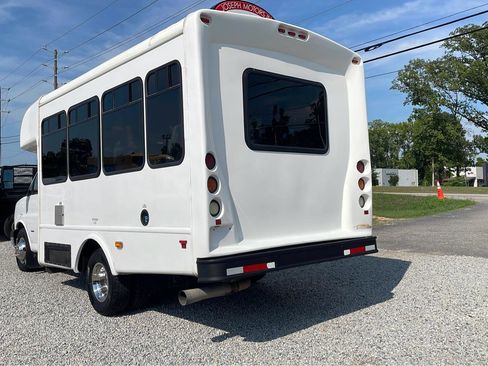Used 2015 Chevrolet Express 3500 w/ Shuttle Bus Package RWD image 5