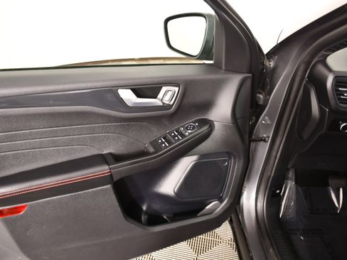 Used 2025 Ford Escape ST-Line AWD/4WD image 34