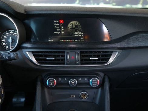 Used 2019 Alfa Romeo Stelvio image 20