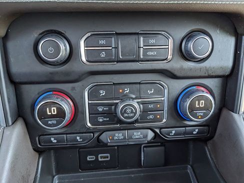 Used 2024 Chevrolet Tahoe LT RWD image 34