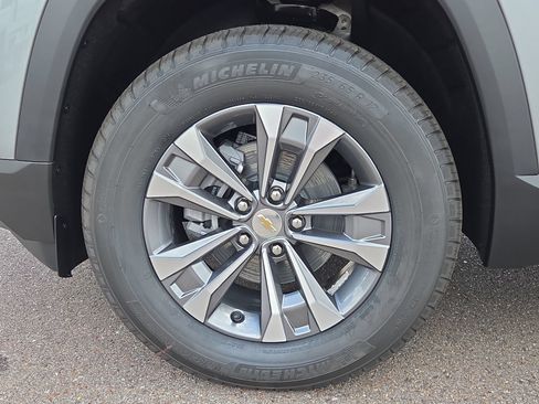 New 2027 Chevrolet Equinox LT w/ Convenience Package II AWD/4WD image 9
