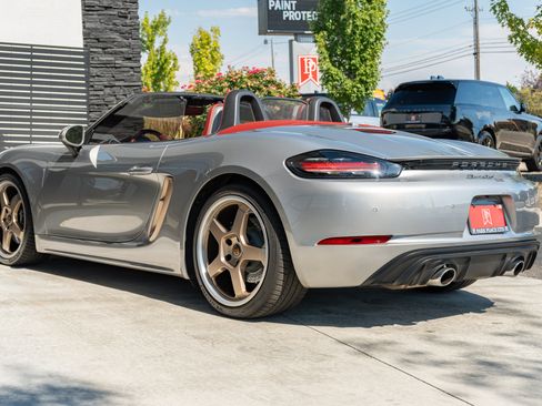 Used 2021 Porsche 718 Boxster RWD image 13
