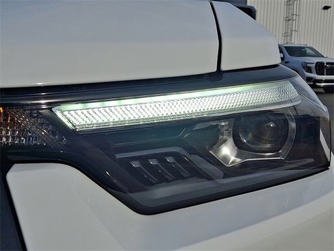 Certified 2025 Chevrolet Colorado ZR2 w/ Technology Package image 9