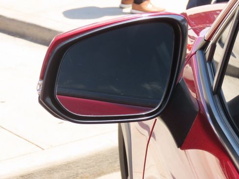 Used 2020 Toyota RAV4 LE FWD image 18