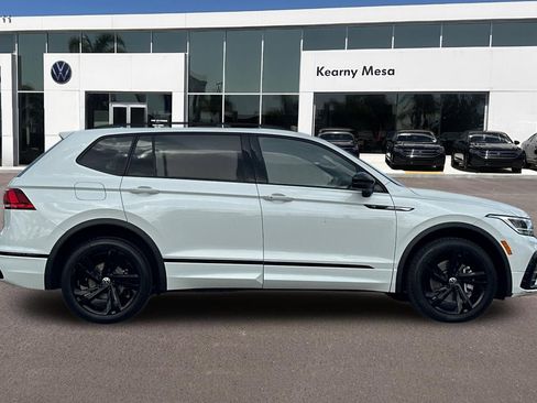 Used 2023 Volkswagen Tiguan SE R-Line FWD image 3