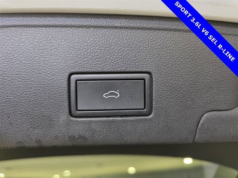 Used 2021 Volkswagen Atlas Cross Sport SEL R-Line image 18