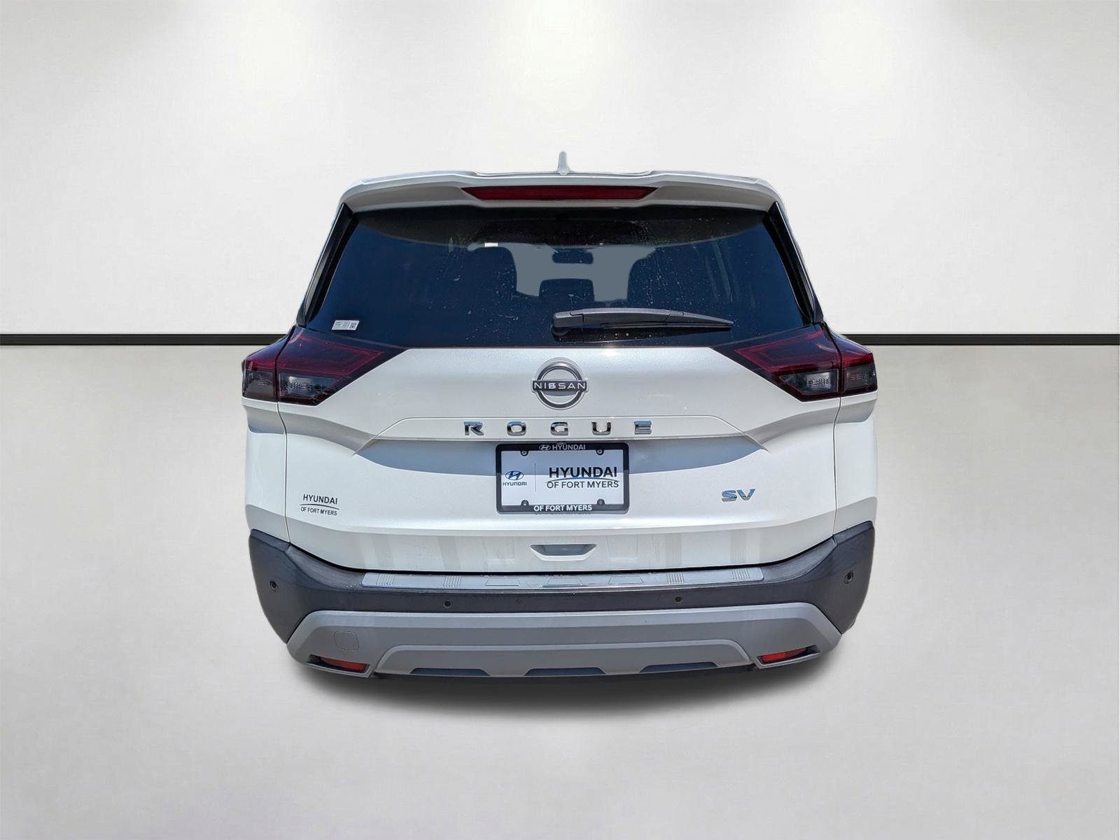 Used 2023 Nissan Rogue SV FWD image 4
