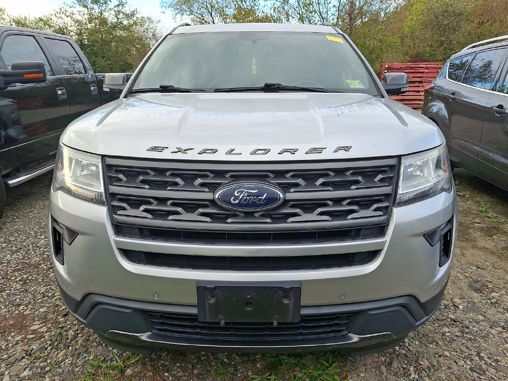 Used 2019 Ford Explorer XLT w/ Equipment Group 202A FWD image 2