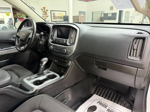 Used 2022 Chevrolet Colorado LT w/ Fleet Safety Package RWD image 15