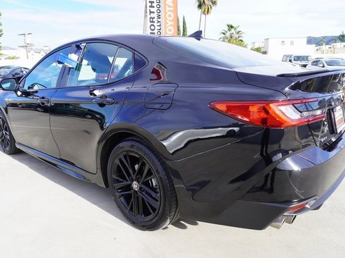 Certified 2025 Toyota Camry SE image 5