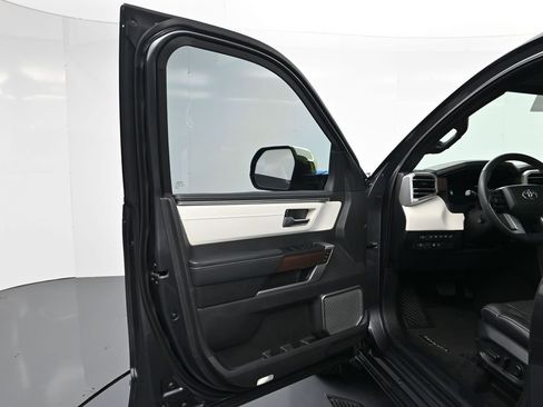 Used 2025 Toyota Sequoia Capstone image 15