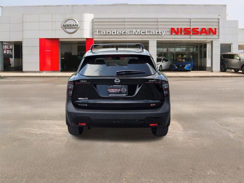 New 2026 Nissan Kicks SR w/ Cold Weather Package FWD image 4