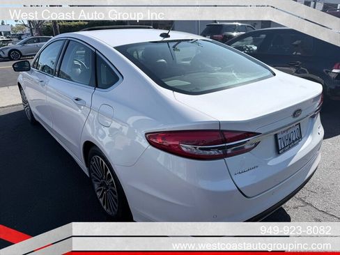 Used 2017 Ford Fusion SE w/ Fusion SE Technology Package FWD image 4
