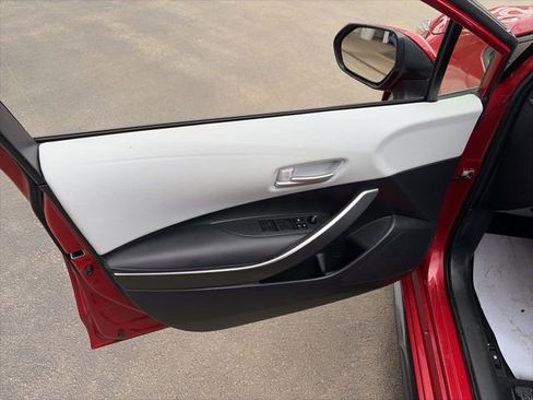 Used 2021 Toyota Corolla SE w/ Carpet Mat Package (TMS) image 9