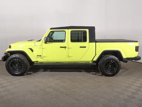 Used 2023 Jeep Gladiator Overland w/ Cold Weather Group AWD/4WD image 15