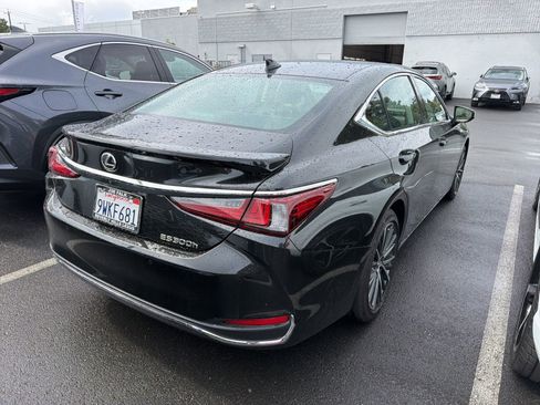 Certified 2025 Lexus ES 300h w/ Premium Package FWD image 3