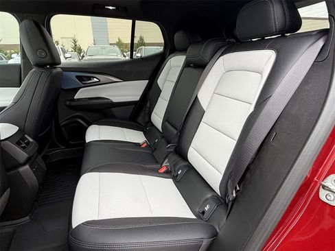 New 2026 Chevrolet Equinox EV LT image 24