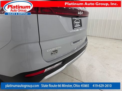 Used 2023 Kia Carnival EX FWD image 49