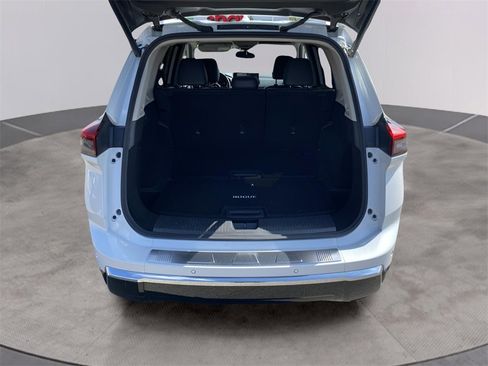 Used 2024 Nissan Rogue Platinum image 20