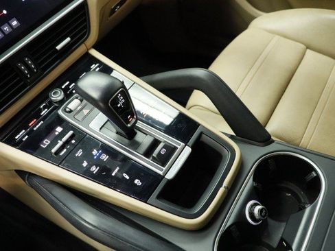 Used 2019 Porsche Cayenne S AWD/4WD image 19