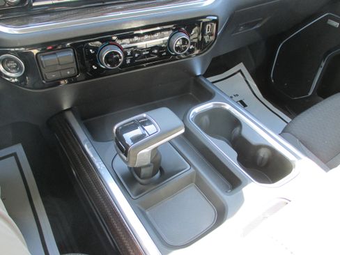 Used 2025 Chevrolet Silverado 1500 LT Trail Boss w/ Convenience Package II image 16