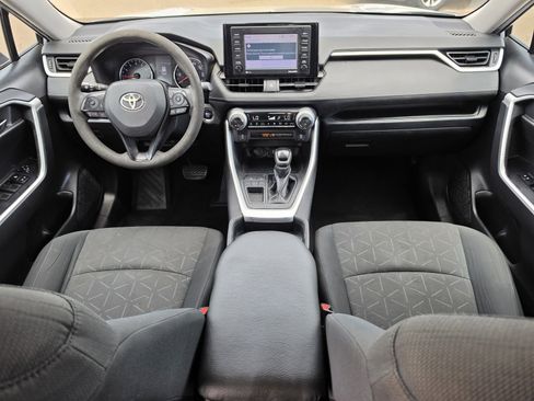 Used 2020 Toyota RAV4 XLE FWD image 8